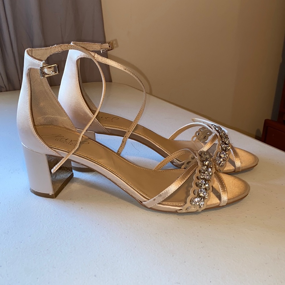 Badgley Mischka Wide Heel